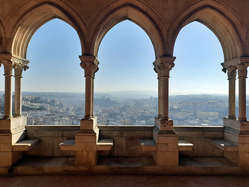 Janela do Castelo de Leiria com vista sobre a cidade